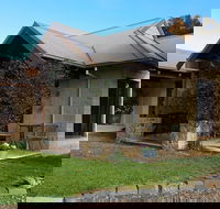 Lake View Farm House - Accommodation Australia
