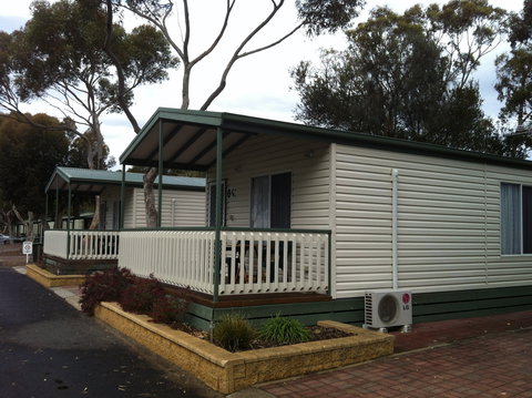 Lake Albert Caravan Park, Meningie SA - Accommodation Australia 0