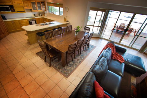 Limestone Ridge - Holiday House - Accommodation Australia 2