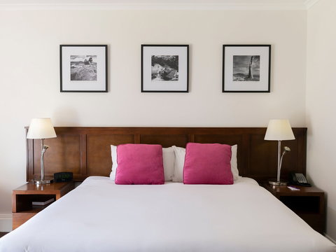 Mercure Canberra - Local Tourism 1