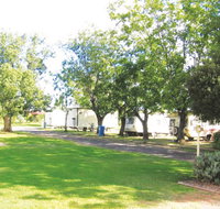 Poplars Caravan Park - Open For Essential Travel Only - Accommodation Australia