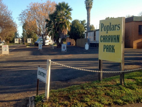 Poplars Caravan Park - Open For Essential Travel Only - Accommodation Australia 1