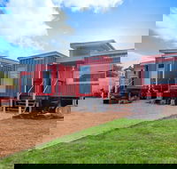 Retro River Rest Luxury Shipping Container House - Local Tourism