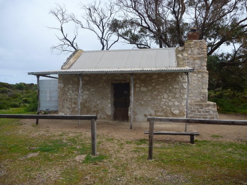 Shepherds Hut - Accommodation Australia 0
