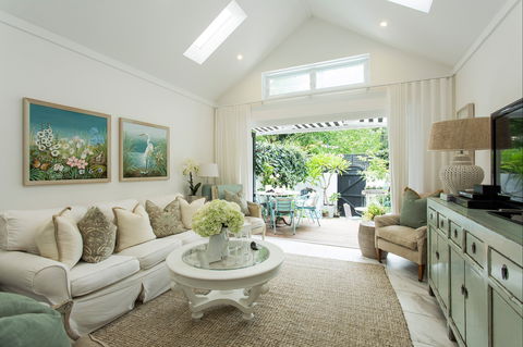 Stylish Interiors In The Bay - Accommodation Australia 0