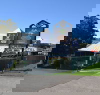 The Oaks Hotel Motel - Accommodation Australia