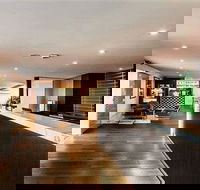 The Waverley International Hotel - Australia Shopping