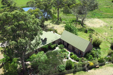 Wind Song Bed And Breakfast - Local Tourism 1