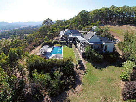 215 Mt Buffalo Retreat - Accommodation Australia 0