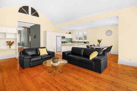 Adelaide Style Accommodation-City And Beach Luxury Home - Accommodation Australia 0