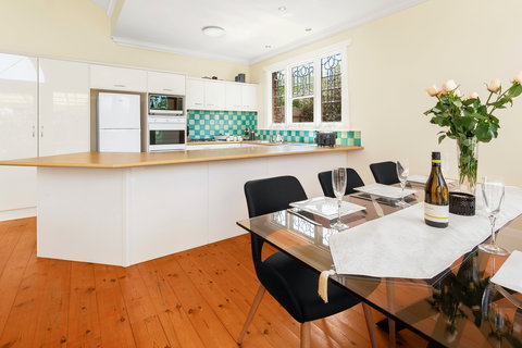 Adelaide Style Accommodation-City And Beach Luxury Home - Accommodation Australia 2