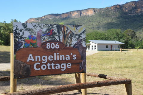 Angelina's Cottage - Capertee Valley - Local Tourism 0