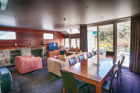 Aspect 2a - Local Tourism 0