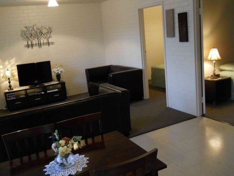 BJs Short Stay Apartments - Accommodation Australia 0
