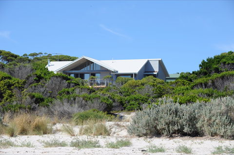Cassini Beach House - Local Tourism 0