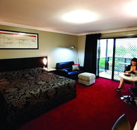Cattleman's Country Motor Inn and Serviced Apartments - Open with Room Service - Accommodation Australia
