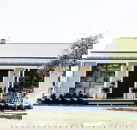 Chic Country Cottage with Vineyard Views - Local Tourism