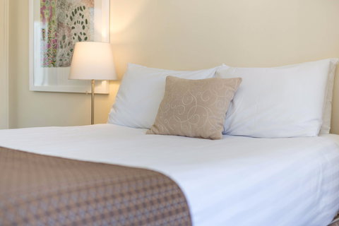 Club Motel And Apartments - Local Tourism 1