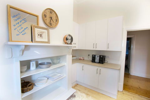 Doreen's - Accommodation Australia 2