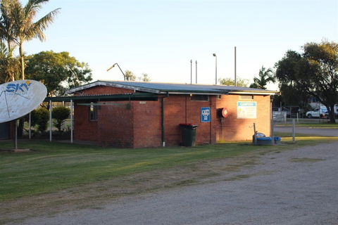 Grafton Greyhound Racing Club Caravan Park - Local Tourism 0