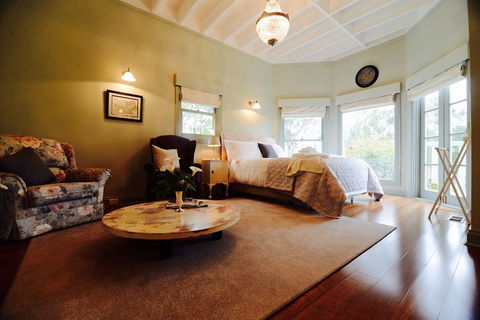 Highview House - Local Tourism 2