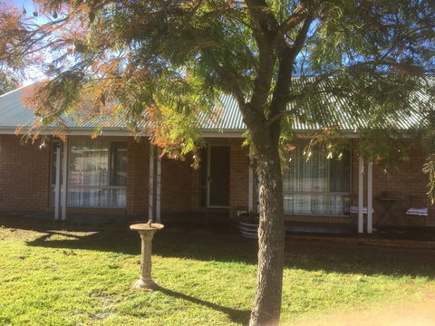 Jacaranda Cottage Corowa - Local Tourism 0