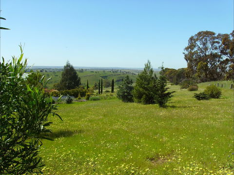 Jonathan Art Centre - Jarramarrumba House - Local Tourism 0