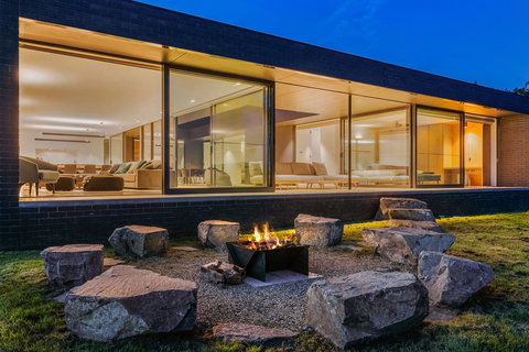 Lyenna - Accommodation Australia 2