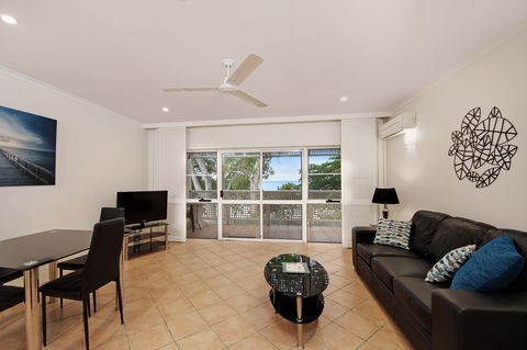Marlin Waters Beachfront Apartments - Accommodation Australia 1