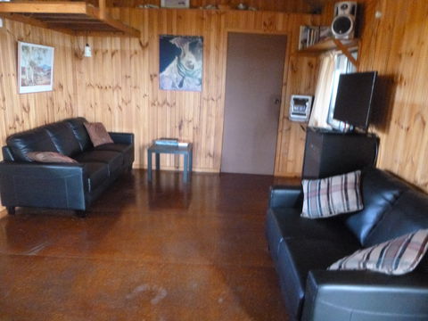 Melaleuca - Eco And Pet Friendly,  Harbor Point Cabins - Australia Shopping 2