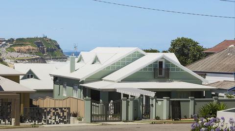 Merewether Beach House B And B - Local Tourism 0