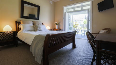 Merewether Beach House B And B - Local Tourism 2