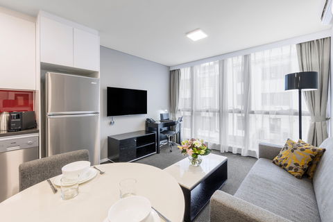 Meriton Suites Adelaide Street, Brisbane - Accommodation Australia 2