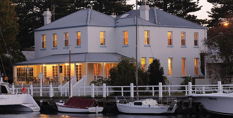 Oscars Waterfront Boutique Hotel - Accommodation Australia 0