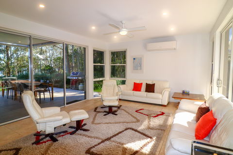 Pelican Escape 11 - Accommodation Australia 2