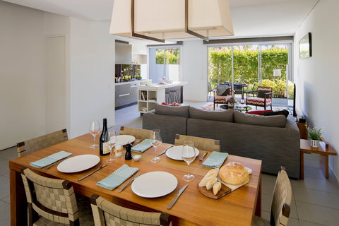 Pullman Magenta Shores Resort - Bed n Breakfasts 2