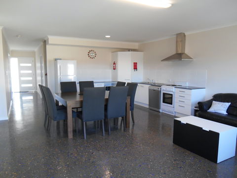 Red Door Retreat - Accommodation Australia 1
