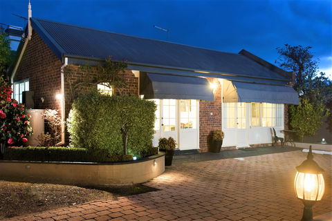 Rose Cottage - Local Tourism 0