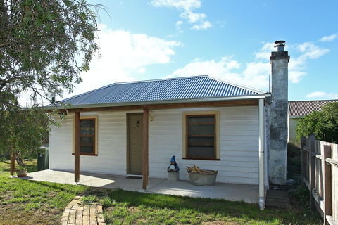 Stable Cottage - Accommodation Australia 0