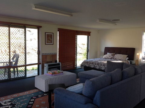 Tibuc Gardens Cottage - Accommodation Australia 2
