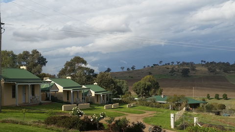 Wagga Wagga Country Cottages - Local Tourism 2