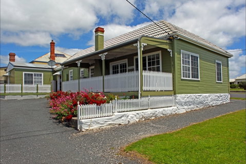 Abbey's 'The Green House' - Accommodation Australia 0