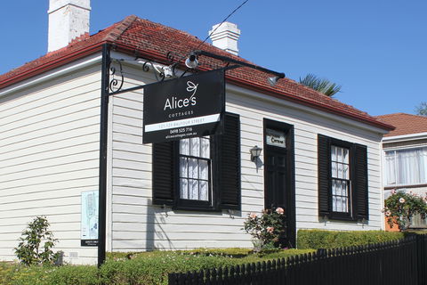 Alice's Cottages - Accommodation Australia 0