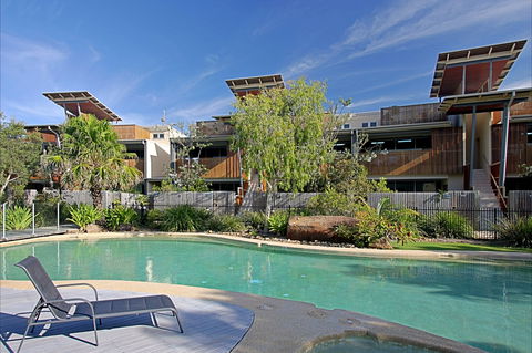 Beach Villa 17, East On Byron - Local Tourism 1