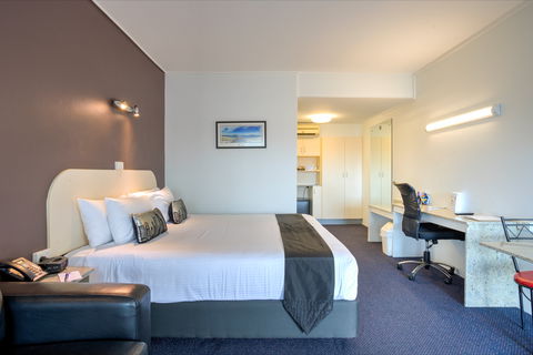 Best Western Zebra Motel - Local Tourism 1