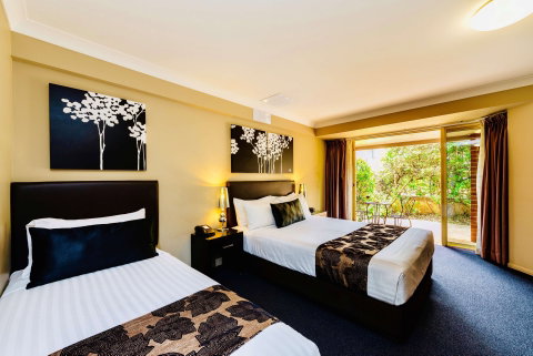 Best Western PLUS Ambassador On Ruthven - Accommodation Australia 1