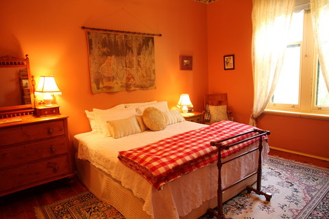 Buxton Manor - Garden And Loft Apartment - Australia Shopping 1