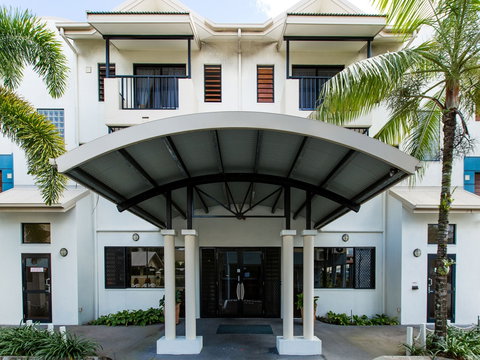 Cairns Queens Court - Accommodation Australia 1