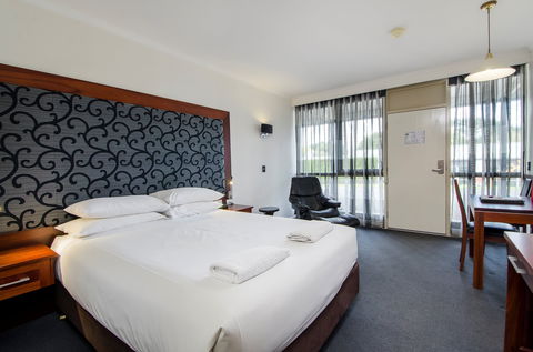 Commodore On The Park - Accommodation Australia 2