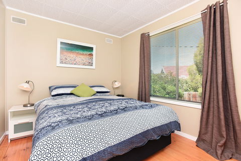 Crows Nest - Accommodation Australia 2